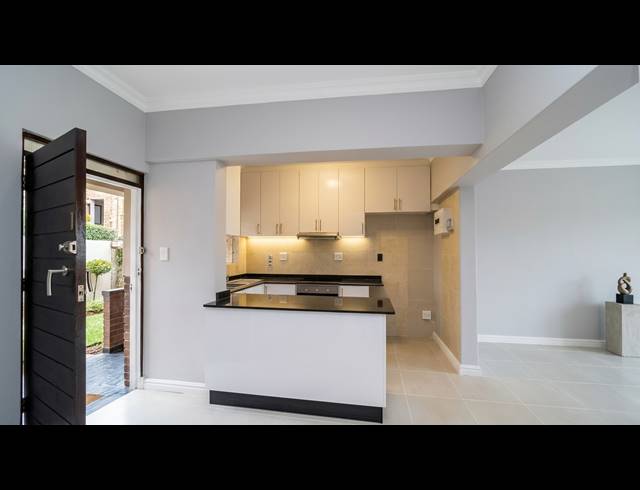 1 BEDROOM APARTMENT TO LET IN ESSENWOOD